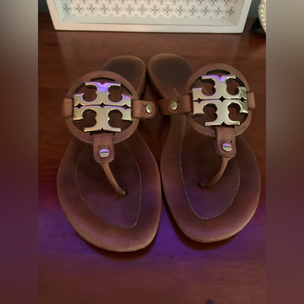Tory Burch leather miller with gold logo
